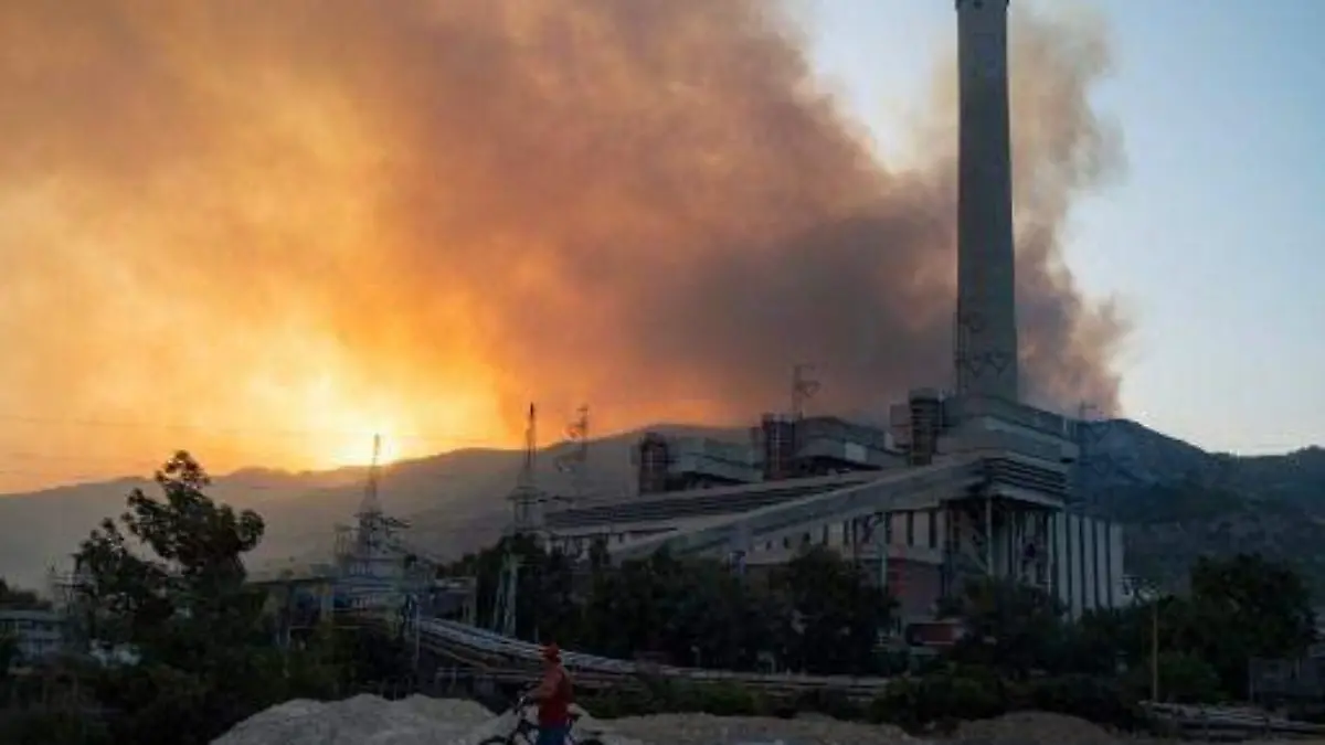 Evacuan una central térmica en Turquía