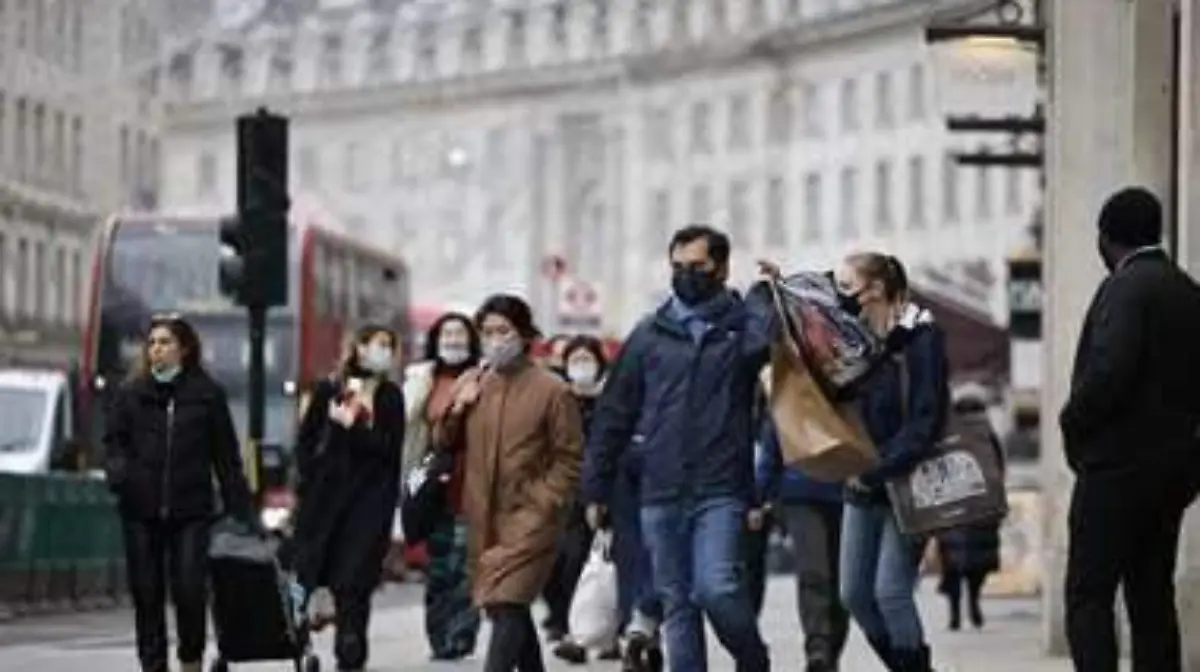 inglaterra-sale-del-confinamiento-AFP