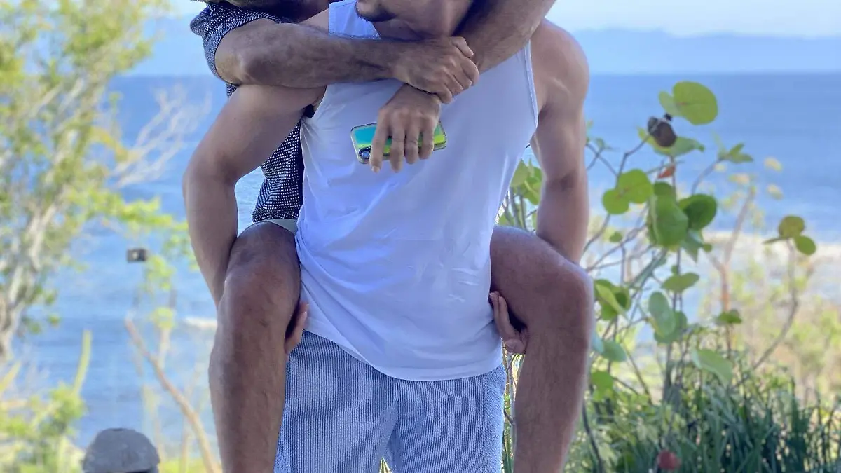 PRINCIPAL Alex y Alejandro