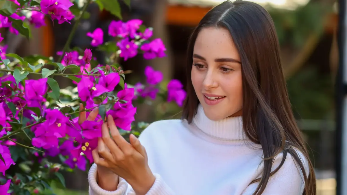 claudia reina de navidad 2