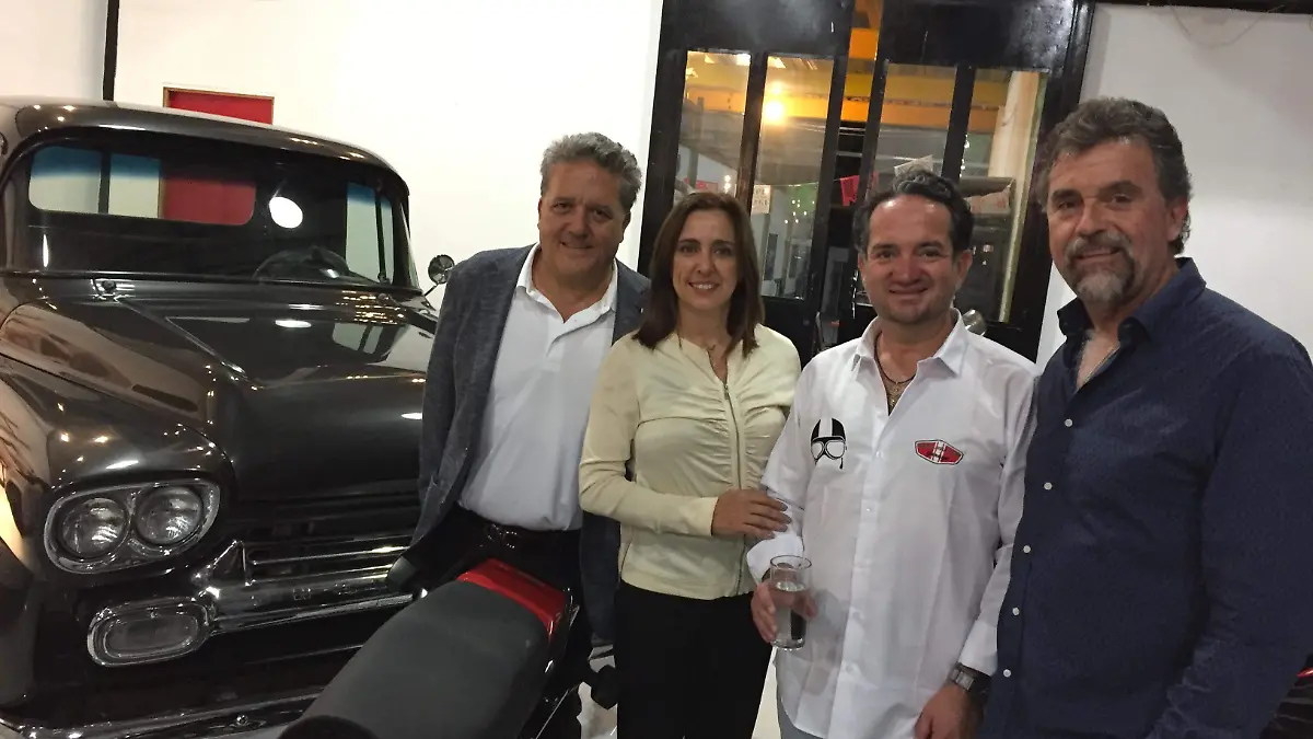 Juan Roberto Torres Landa, Maru Bueno, Carlos Escobar y Eduardo Zapata.