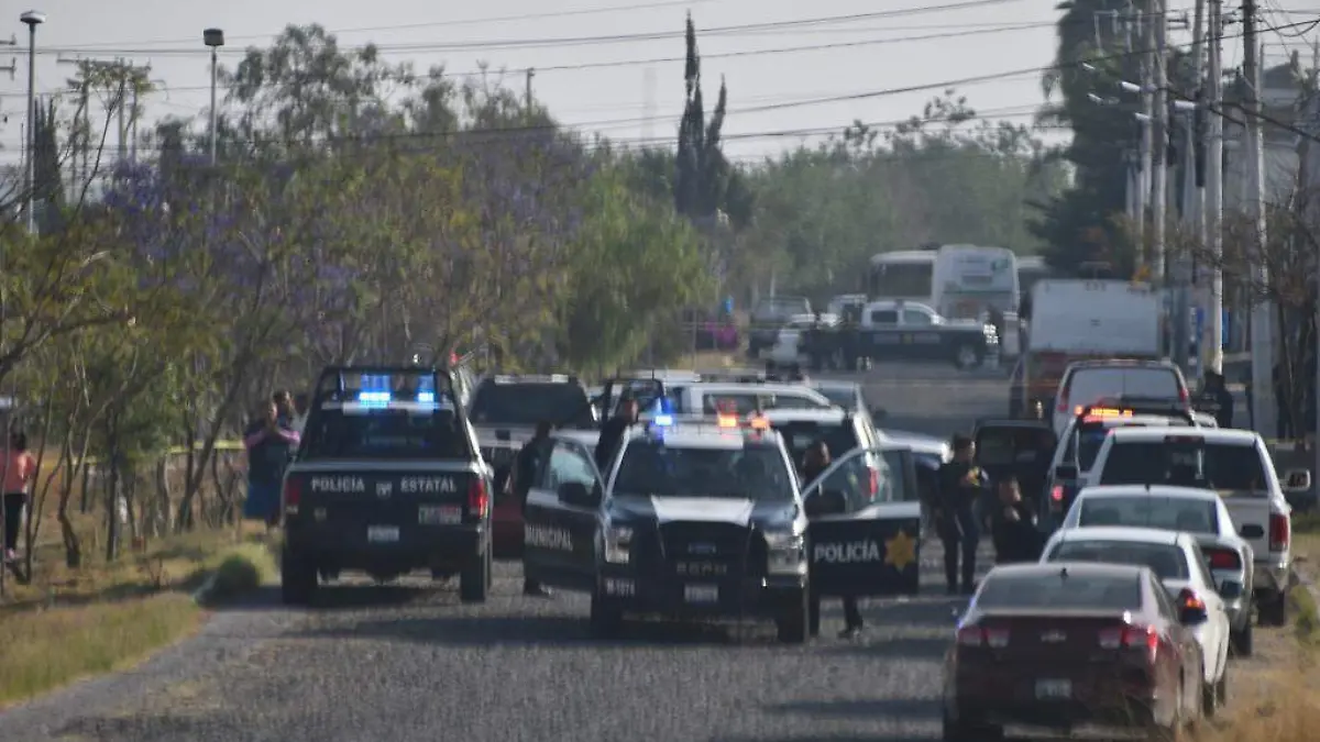 La tarde de ayer fue atacado a balazos el jefe de Plaza de los Apaseos, del cártel Jalisco Nueva Generación y trasladado herido al Nuevo Hospital General de Querétaro, donde confirmaron su deceso