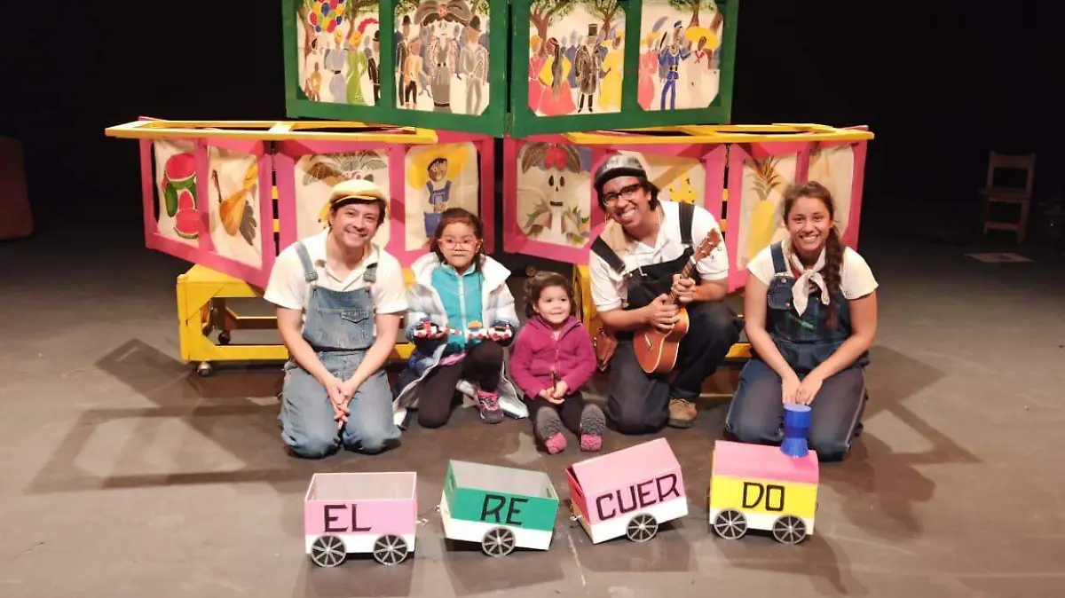 1 Dios es un bicho Atabal Cracin Artstica Direccin Emmanuel Mrquez Peralta. Foto Atabal