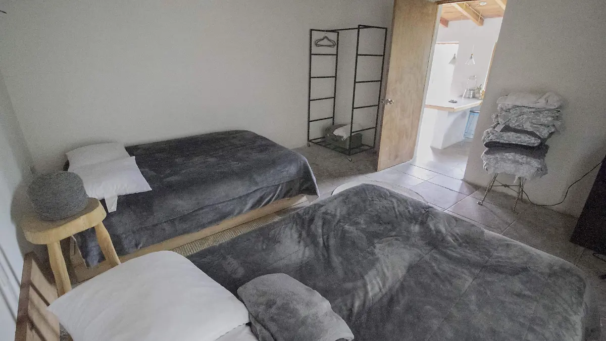 Ofrecen descanso en una de las zonas del bosque amealcense.  Foto César Ortiz.