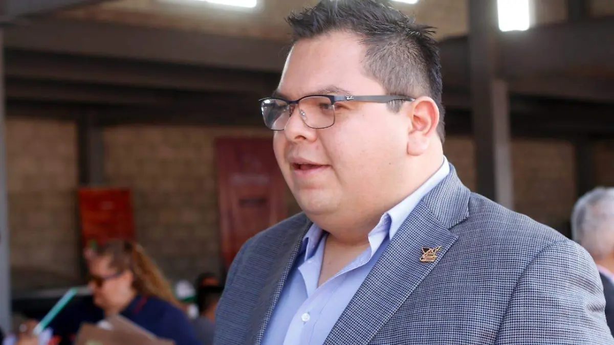El represente del comercio establecido dijo que esperan buen repunte de ventas.  foto César Ortiz