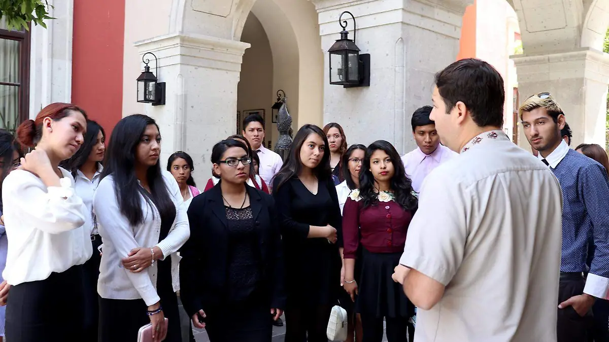 JOVENES