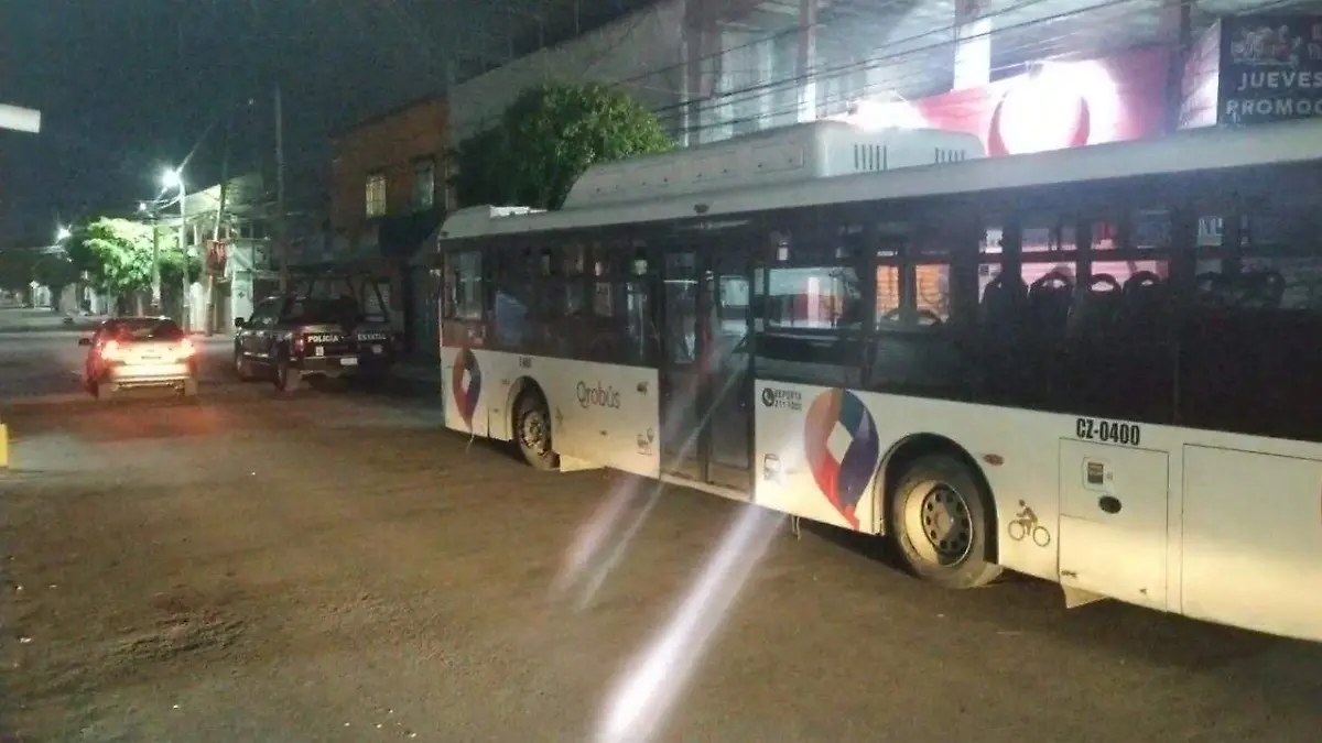 Asaltan qrobus