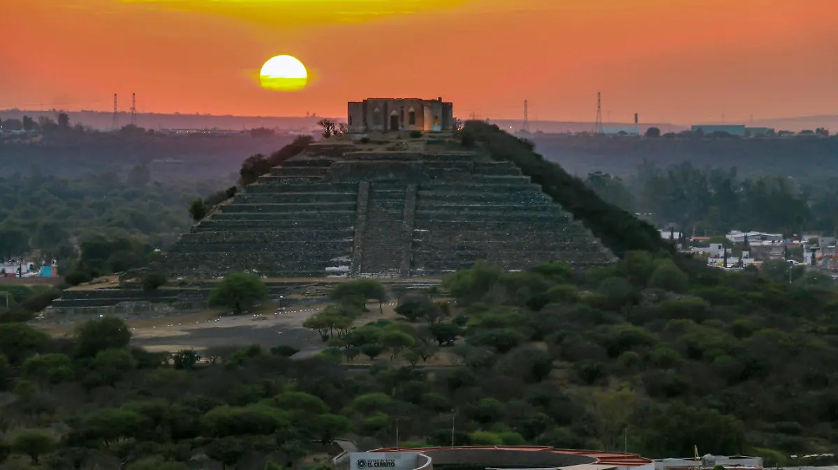 Piramide y museo El Pueblito