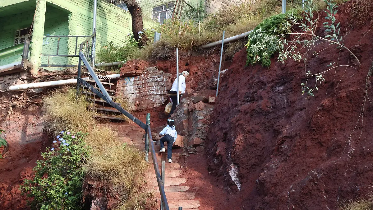 231027_CASAS_DERRUMBE DE TIERRA_LLUVIA_BARRIO DE HOLLIWOD_HERCULES_MC 15