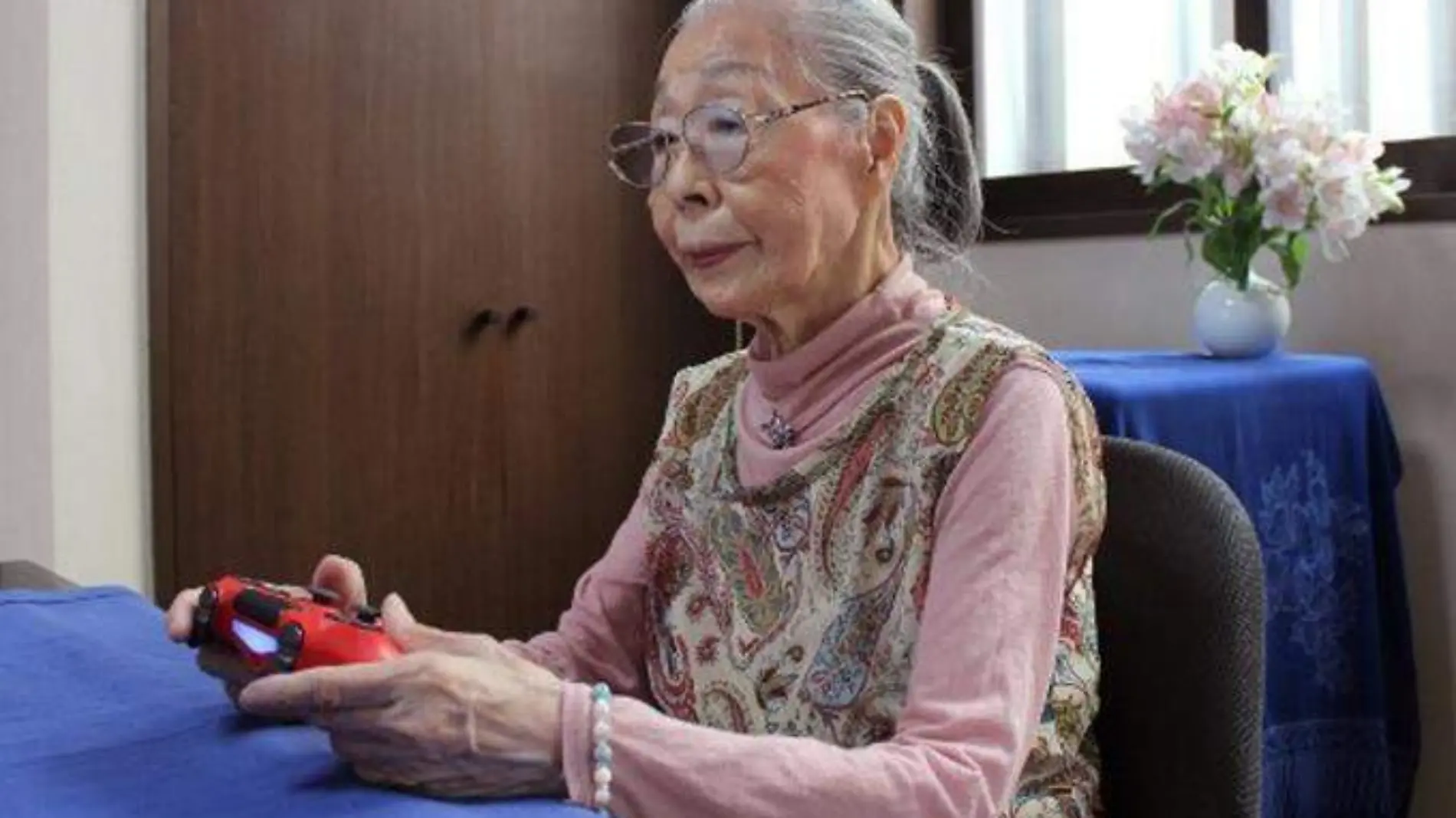 una-abuelita-japonesa-de-90-anos-vive-enganchada-a-los-videojuegos