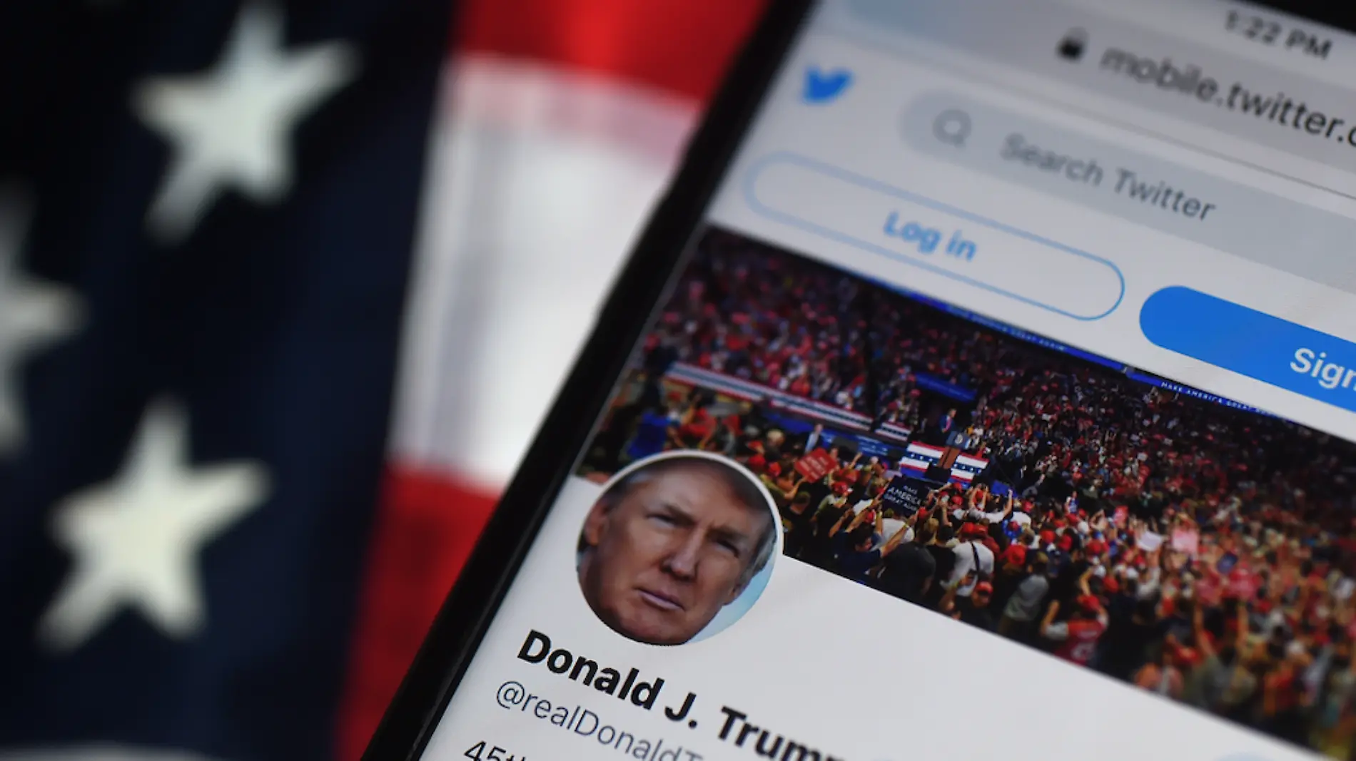 facebook-y-twitter-bloquean-cuentas-de-donald-trump-AFP