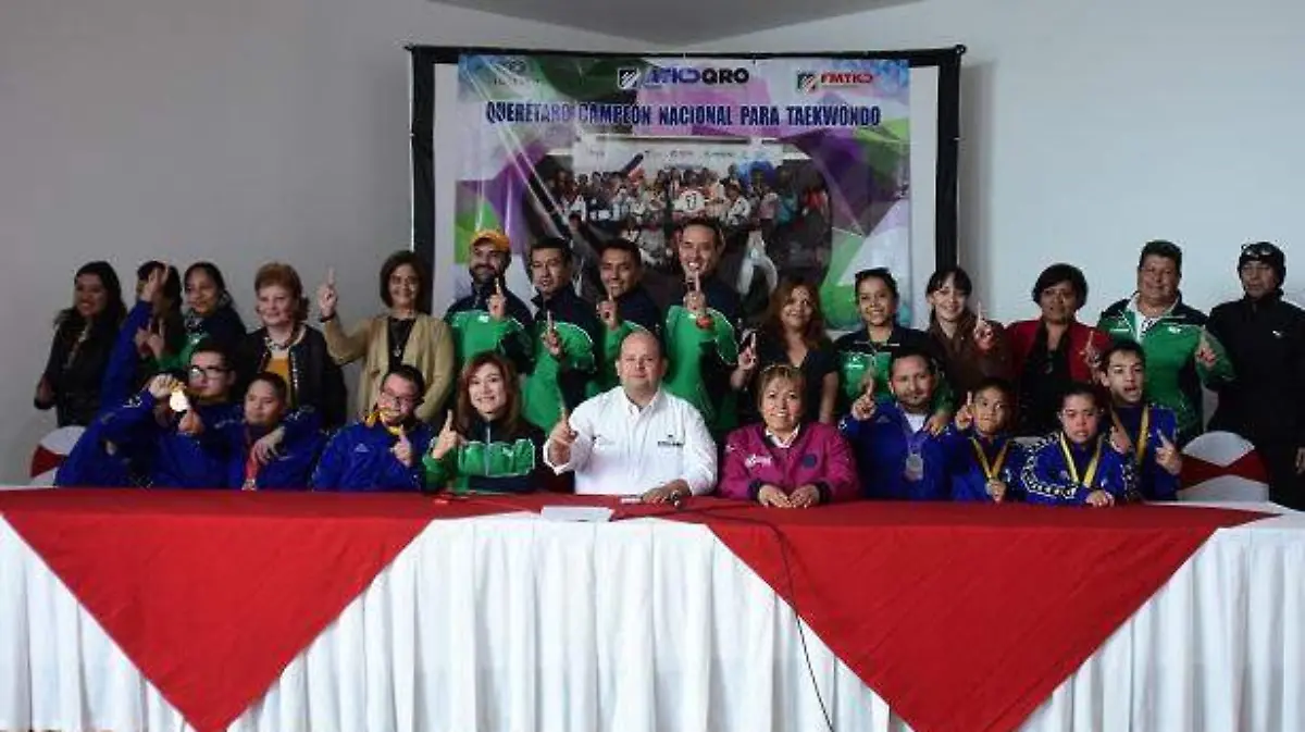 LOS CAMPEONES