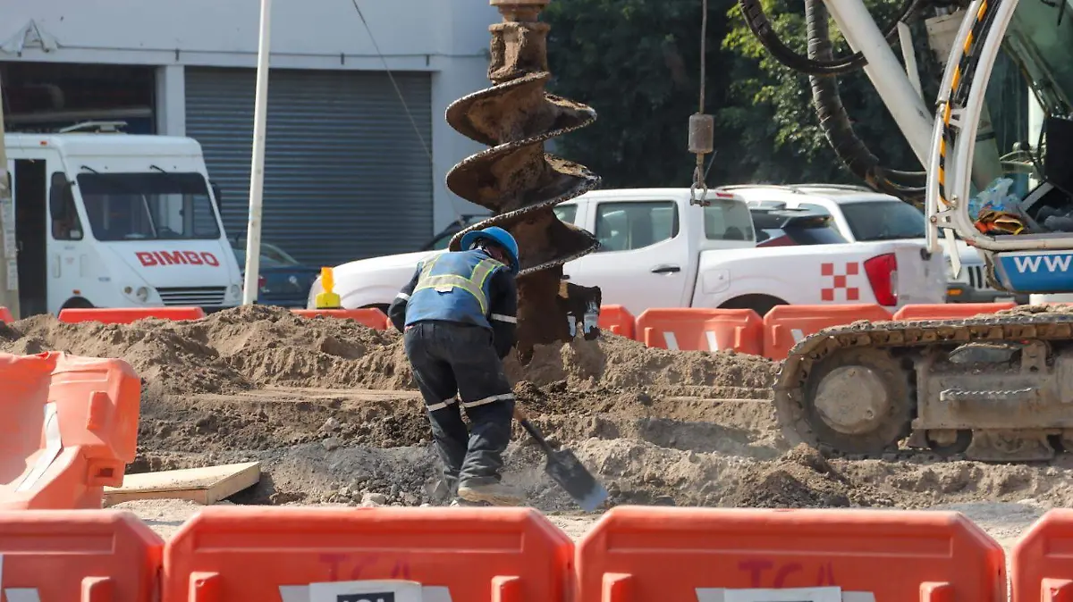 DOS EXCAVADORAS