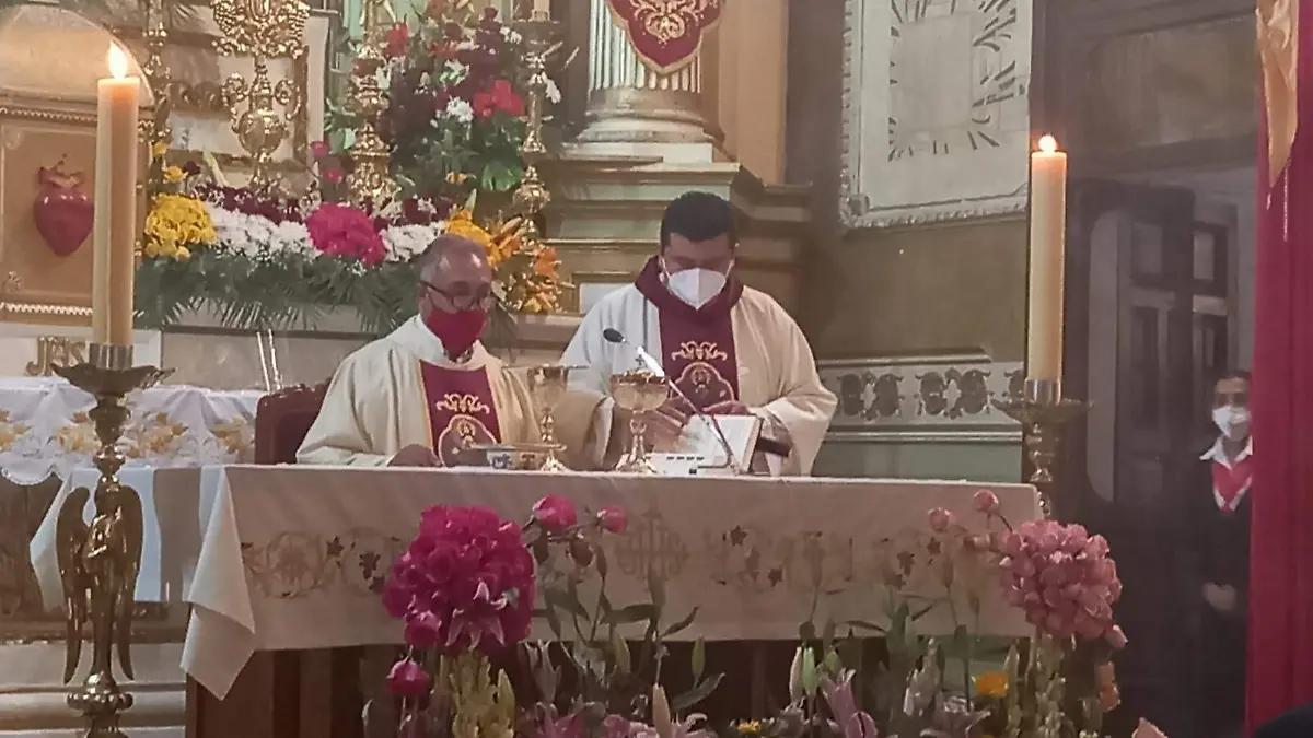 Realizan misa solemne en honor a Santiago Apóstol