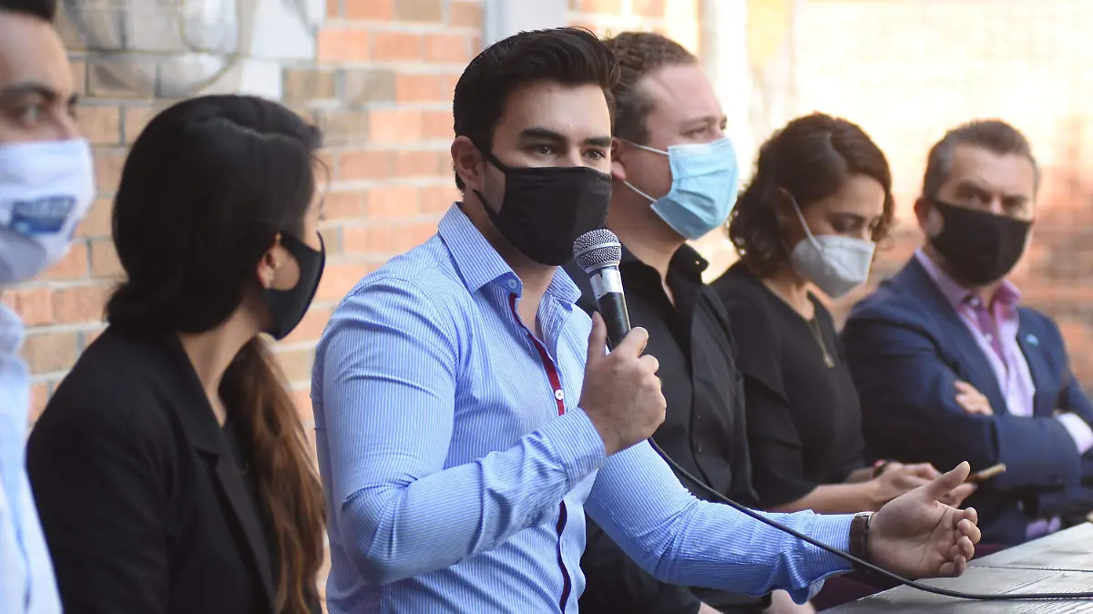 PARTICIPARON EN LA PRESENTACION