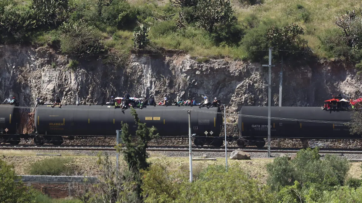 1A MC_MIGRANTES EN EL TREN 1