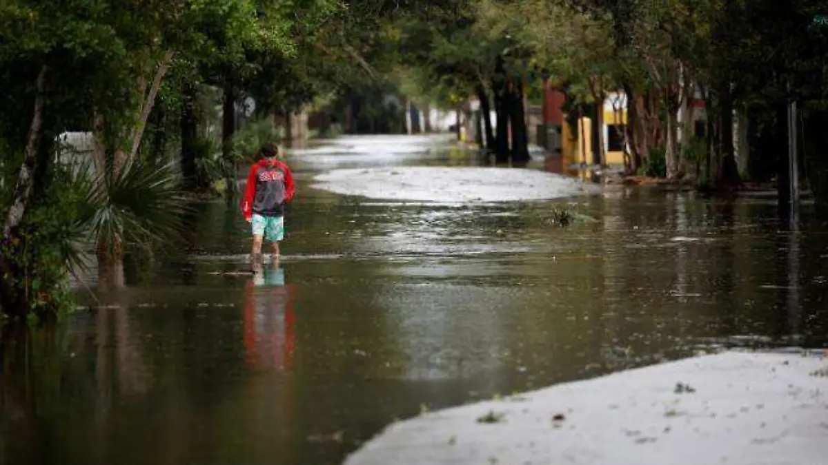 Ian se debilita-Reuters