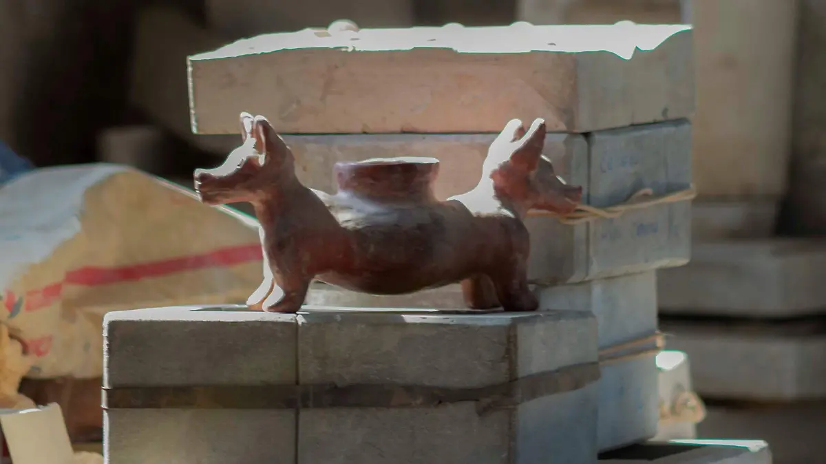 Los padres de familia no deberán hacer desembolso para material que se emplee en el curso de cerámica prehispánica. Foto César Ortiz