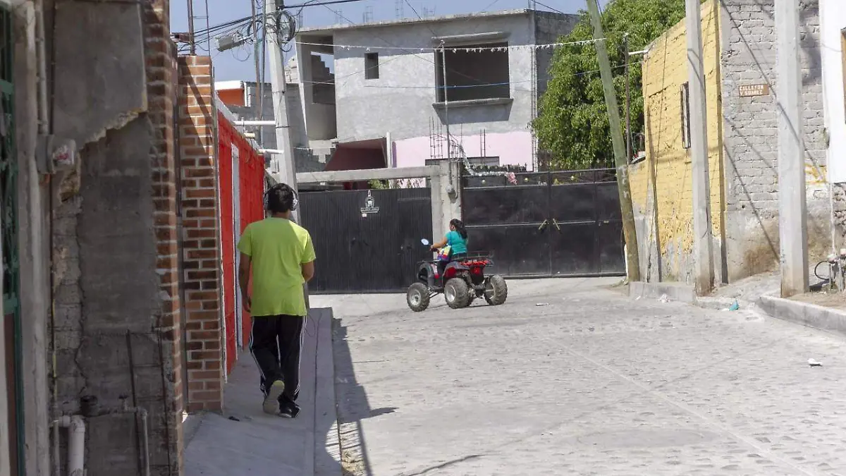 Población masculina también enfrenta maltrato. Foto César Ortiz
