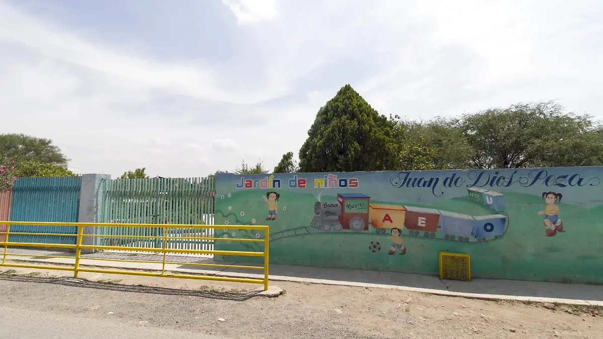Ninguna de las tres instituciones educativas se encuentra saturada, pero tienen importantes necesidades de infraestructura.  Foto César Ortiz.