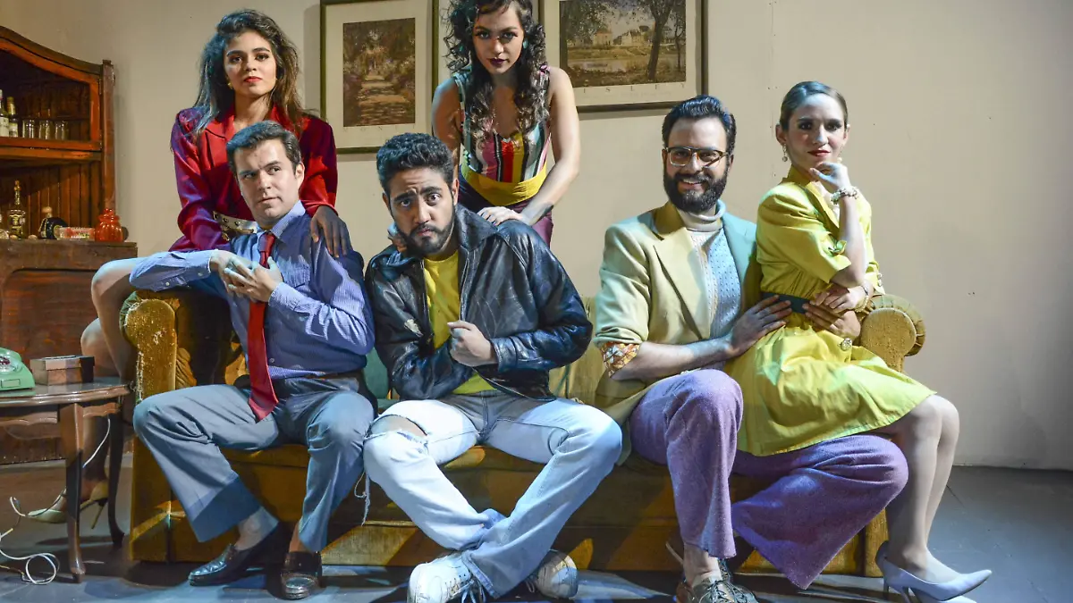 CASA LLENA_DONNA OLIVEROS