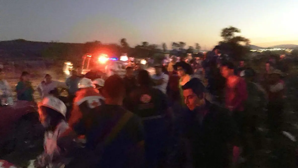 UNA MULTITUD