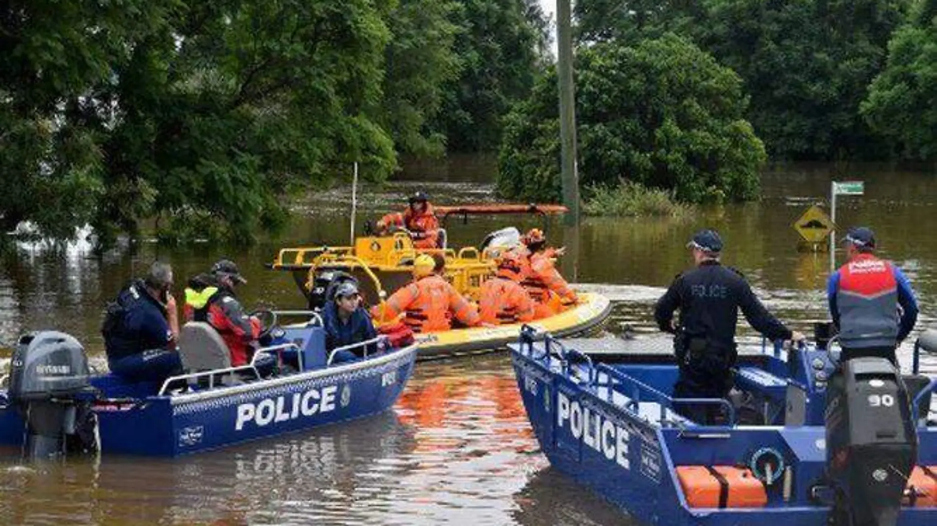 lanchas-socorrer-personas-inundaciones-Australia_AFP