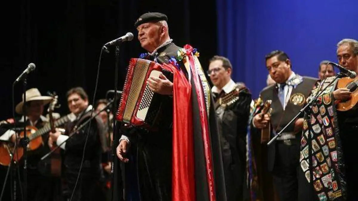 HOMENAJE AL MAESTRO AURELIO DIF (3)