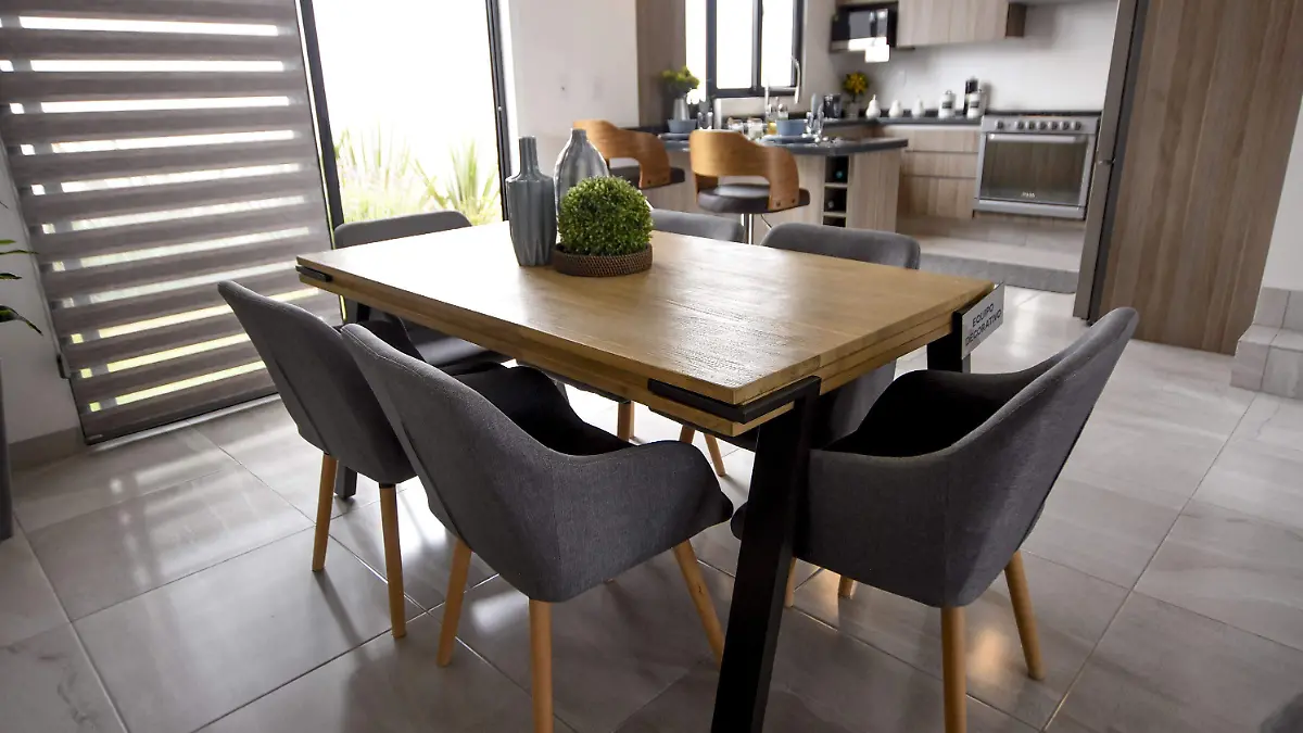 feng 7 Yolanda Longino