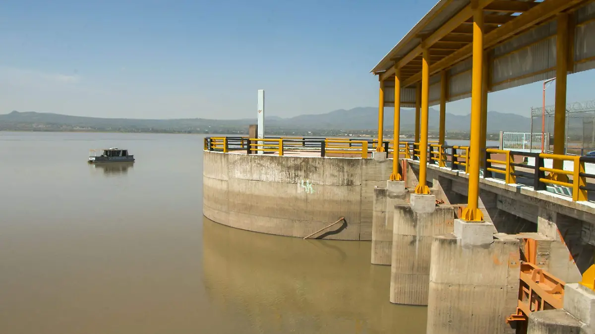 FUNCIONARIOS MUNICIPALES