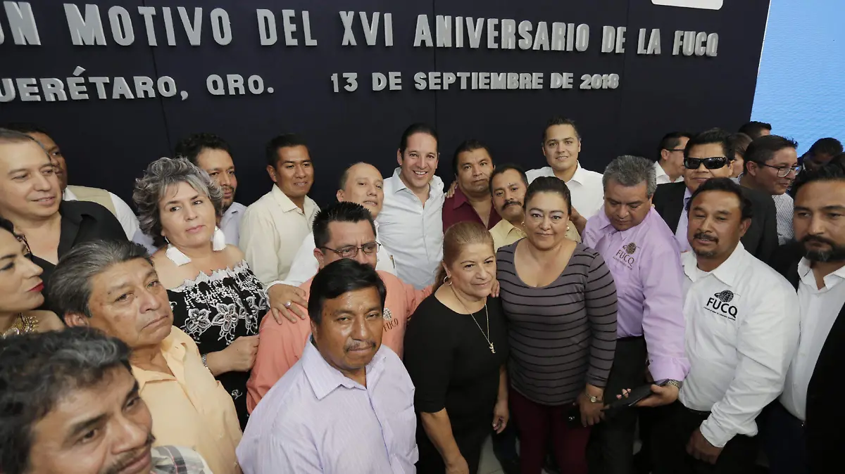 CON LOS COMERCIANTES