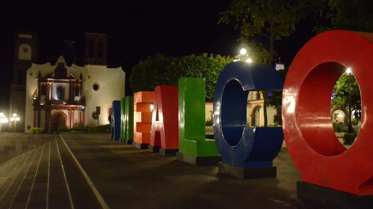Esta noche será la coronación de Arleth l, como reina de la feria.
