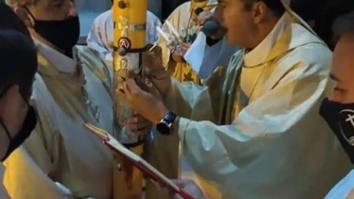 Encendido del Cirio Pascual