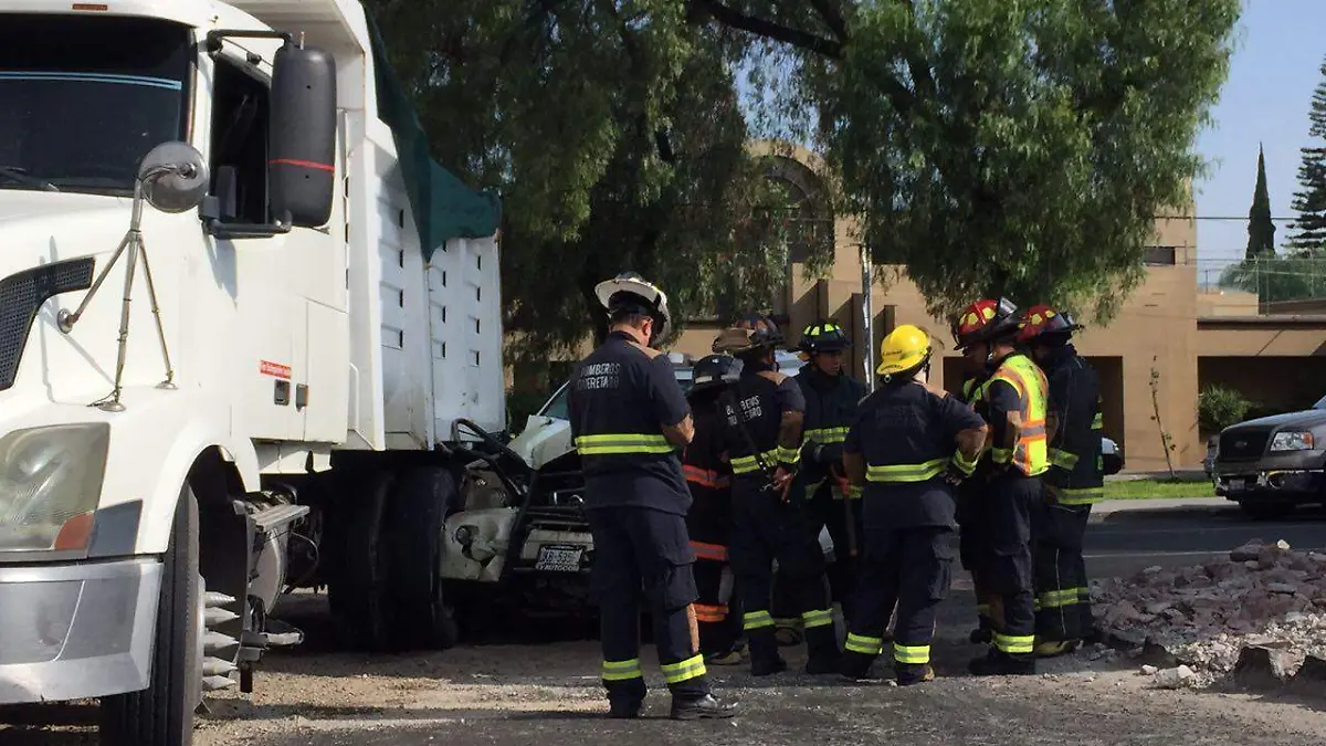 LOS BOMBEROS