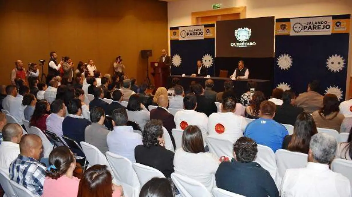 Presentó Marcos