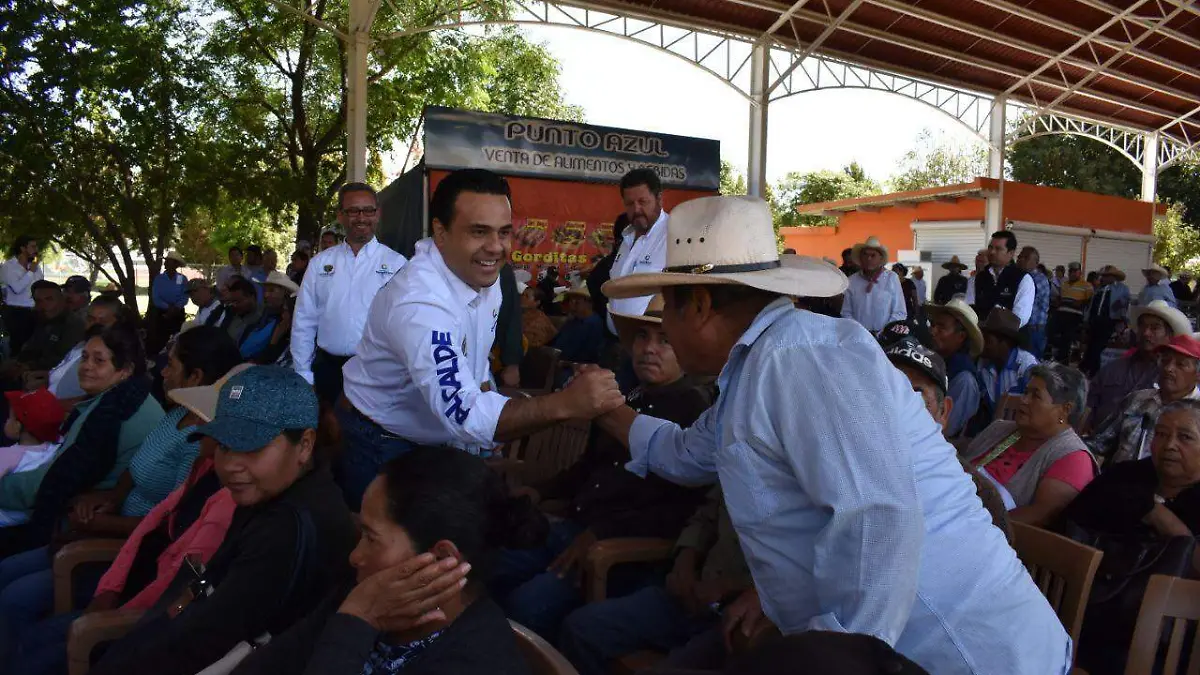 Alcalde Luis Nava