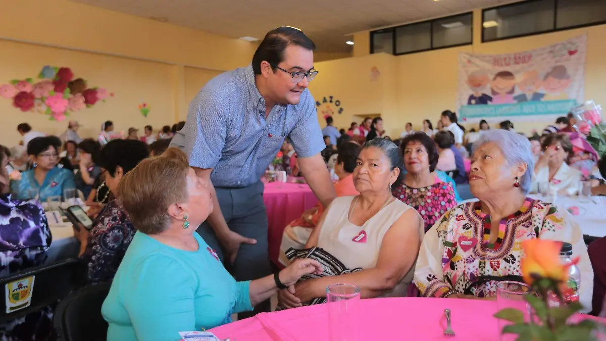 06 A Ante las asistentes