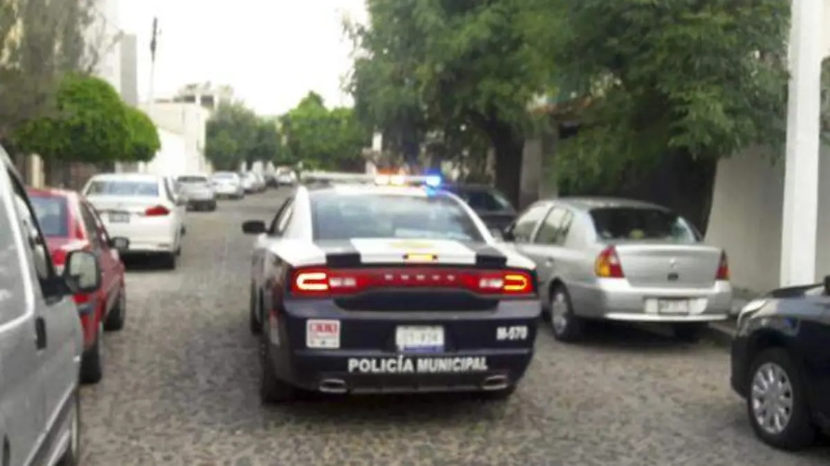 POLICIAS