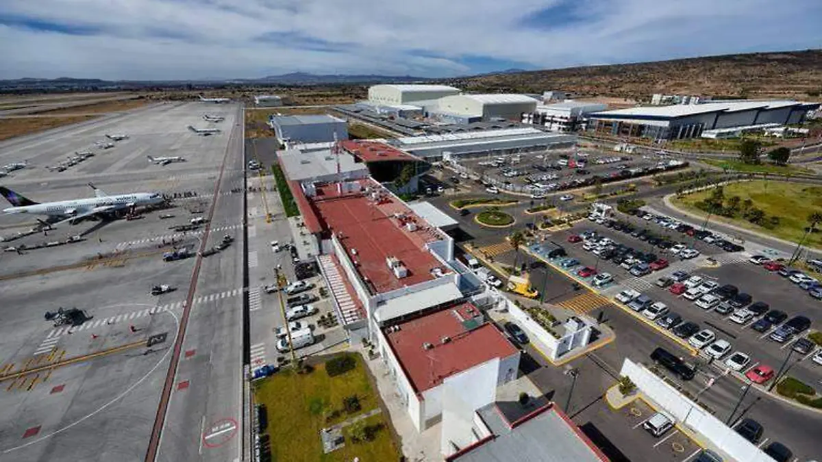 EL AEROPUERTO