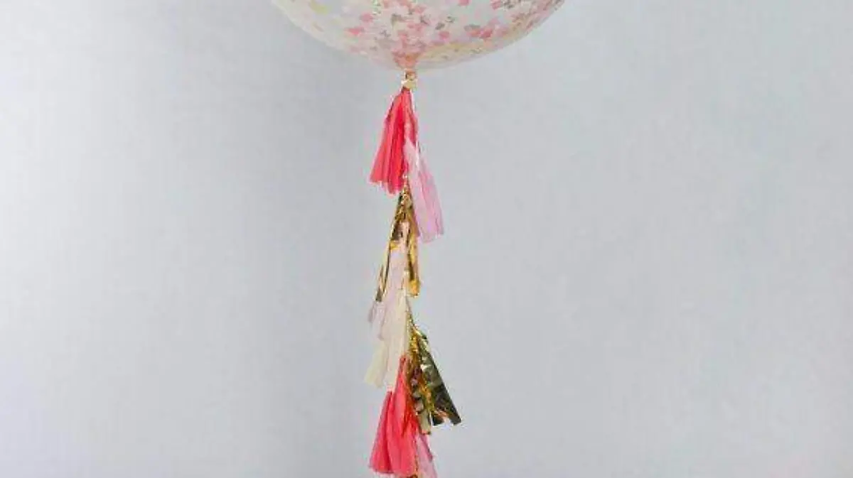 4-globos-gigantes-transparentes-o-de-colores-D_NQ_NP_594625-MLM25465167797_032017-F (1)
