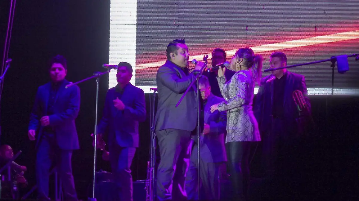 Los Ángeles Azules deleitaron con su música a los escobedenses. Foto César Ortiz