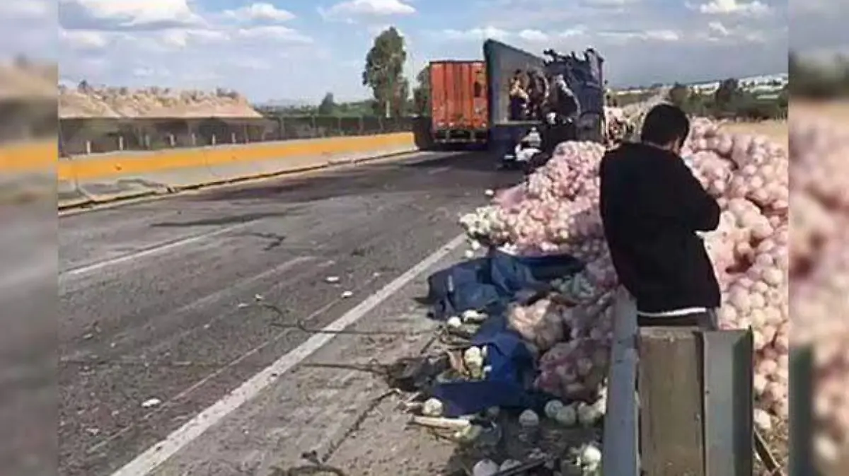 UN TRÍALER