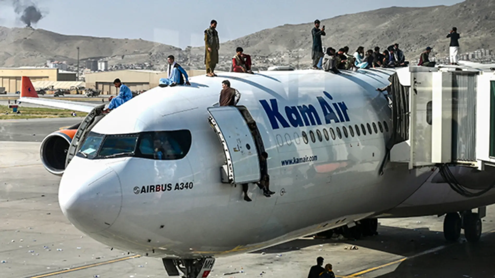 kabul-periodistas-afganistan-AFP