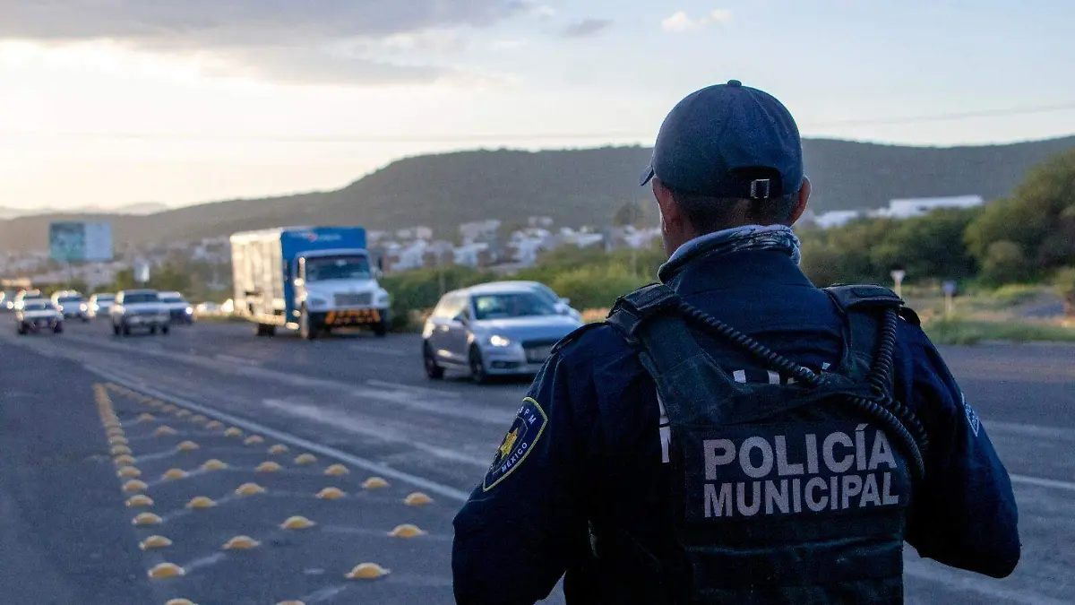POLICIAS