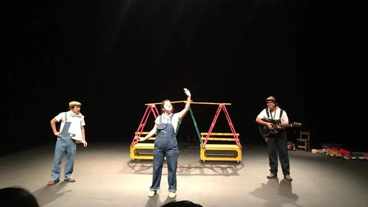 4 Atrapar un tren Atabal Creacin Artstica. Direccin Ana Bertha Cruces Foto Atabal