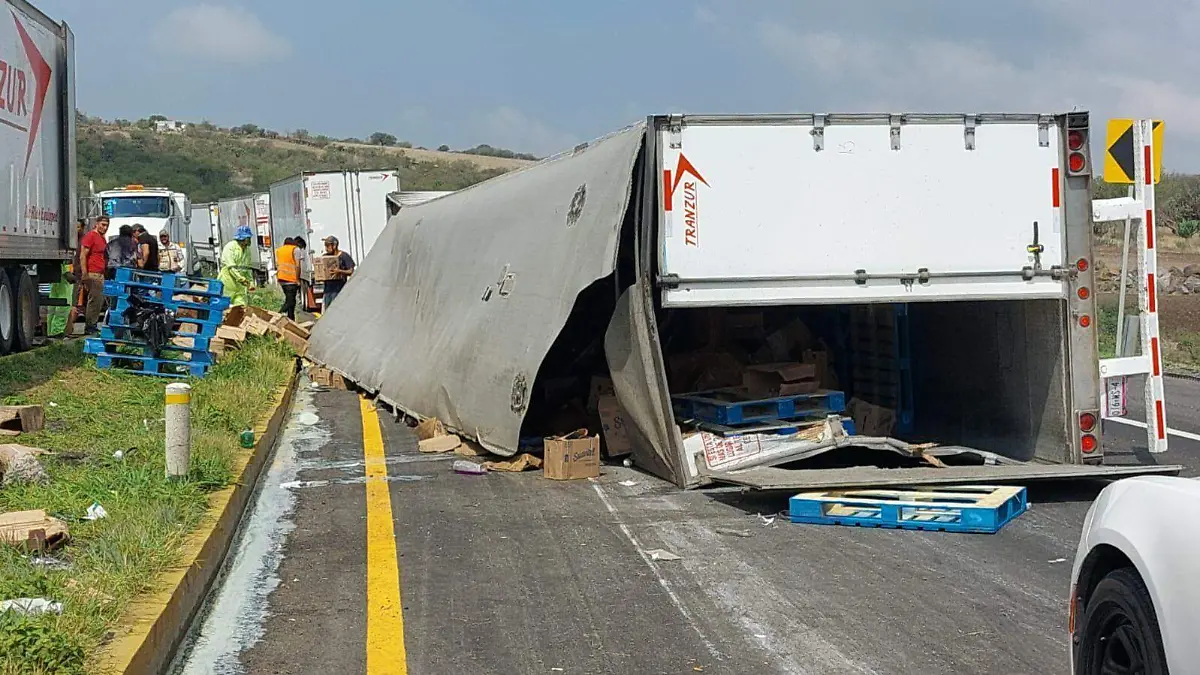 Vuelca tráiler