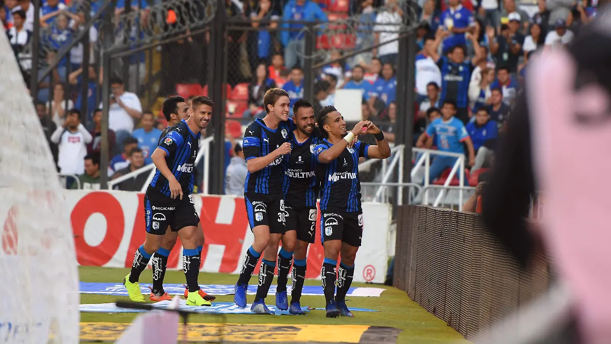 LOS GALLOS