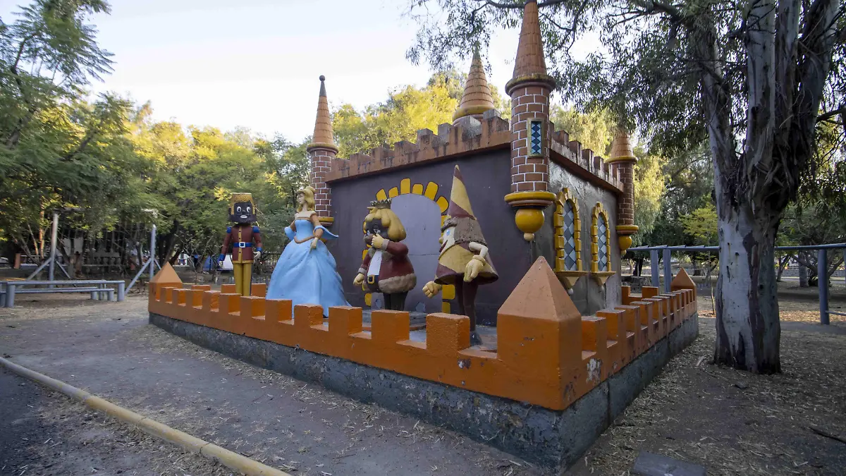 ESCULTURAS_ PARQUE ALCANFORES NORTE 3