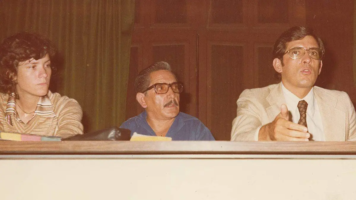 Líderes del STEUAQ con el rector Enrique Rabell Fernández