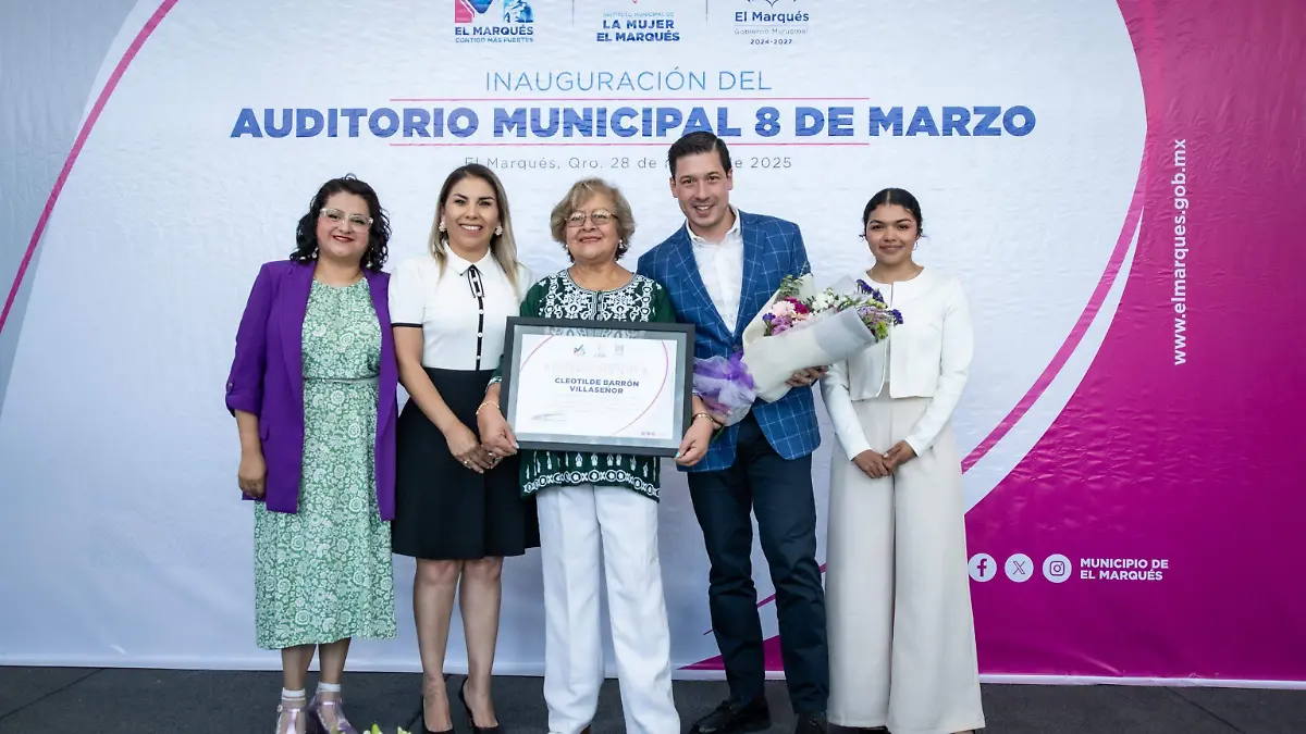 AUDITORIO TIENE